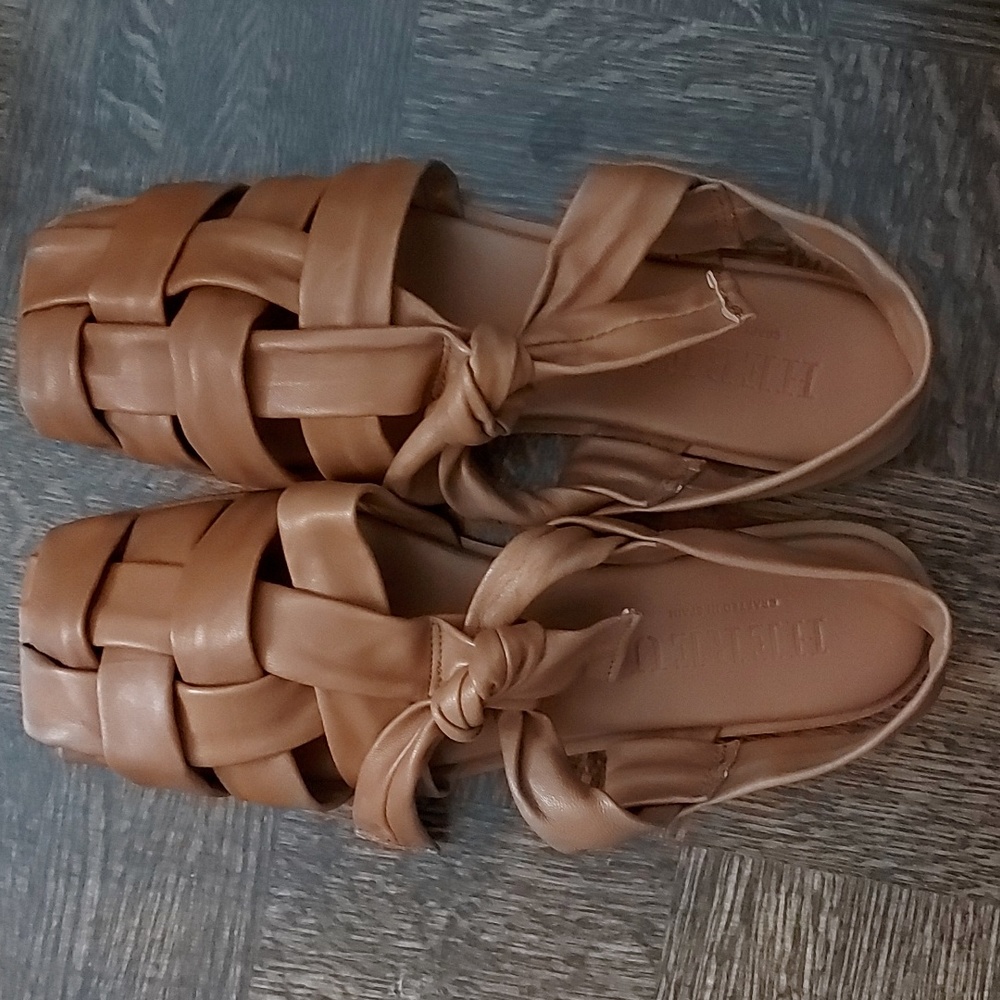 BNIB NWT Hereu Bena sandals in tan - Picture 2 of 9